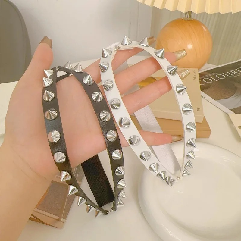 Double Row Cone Spike Leg Gart - огляд і ціна Body Jewelry Thigh Chain